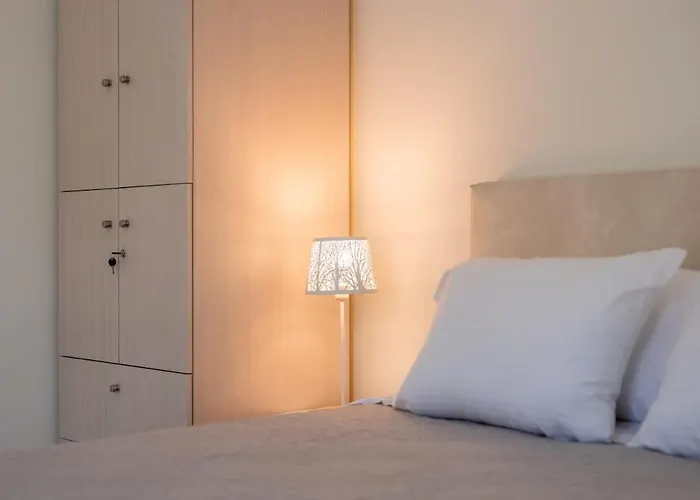 Thalia's By Sh Apartman